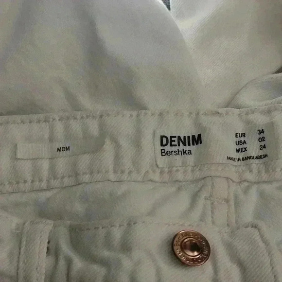 Bershka White Denim High Rise Mom Jeans - 2 - Picture 9 of 10